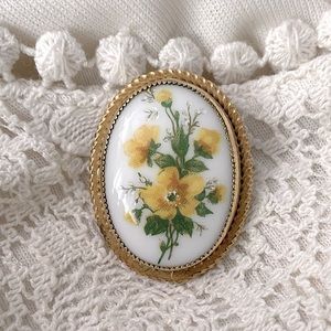 12K GF Porcelain Flower Floral Brooch